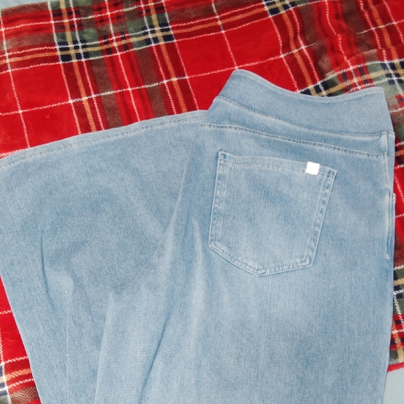 HALARA Denim - Halara Light Blue Wash Baggy/ Flared jeans